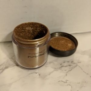 Mac pigment in Cocomotion